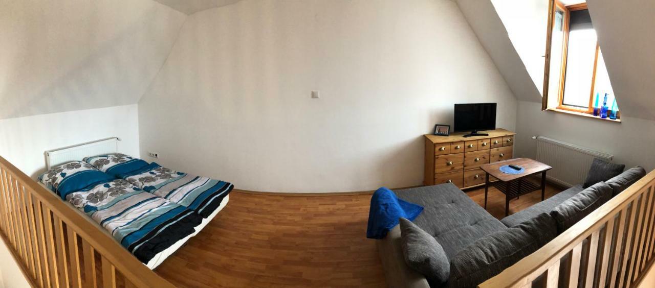 S'Schnoganeschd Villa Nemesvid Exteriör bild